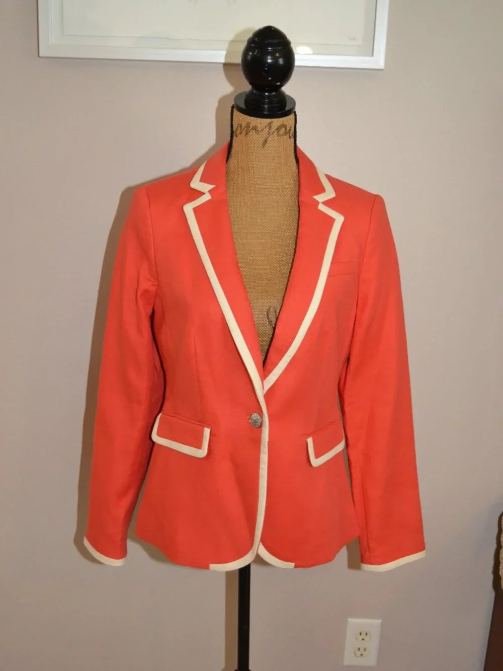 Banana Republic New Tailored Coral Blazer with White Piping Trim $150 size 6
